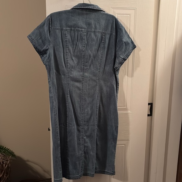 Chicos Denim Button-Up Dress - Size 1 - Picture 5 of 8